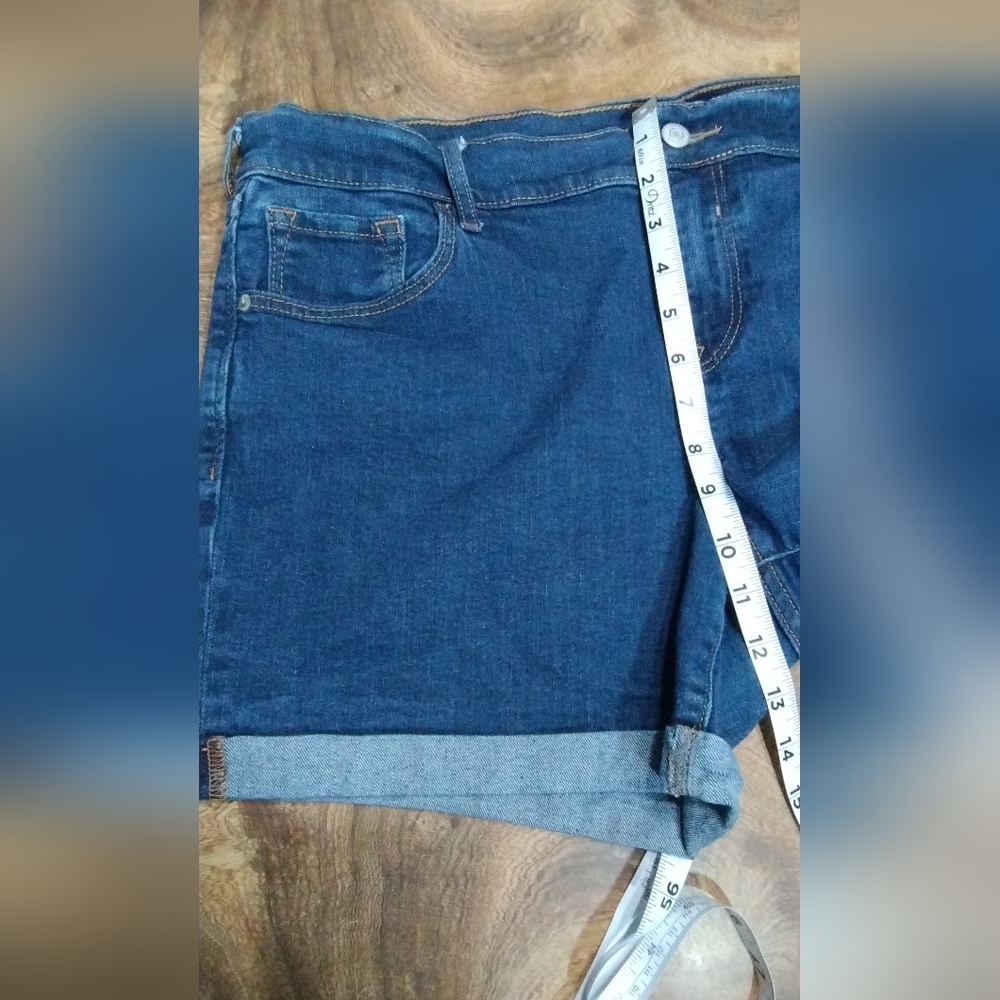Old Navy Women's Denim Shorts Size (14) Blue color - Picture 5 of 8
